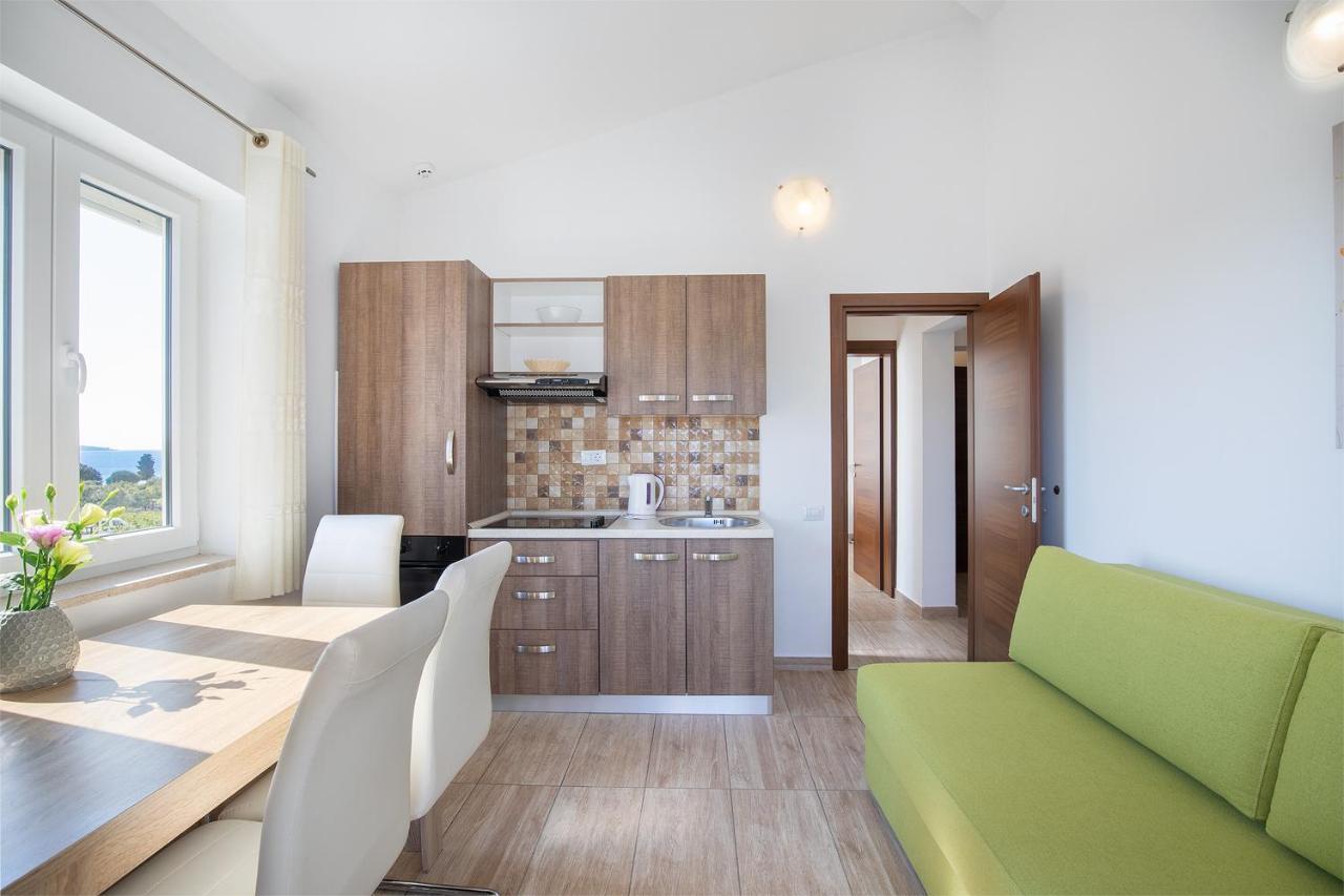 Apartments Villa Nina Fazana Exterior photo