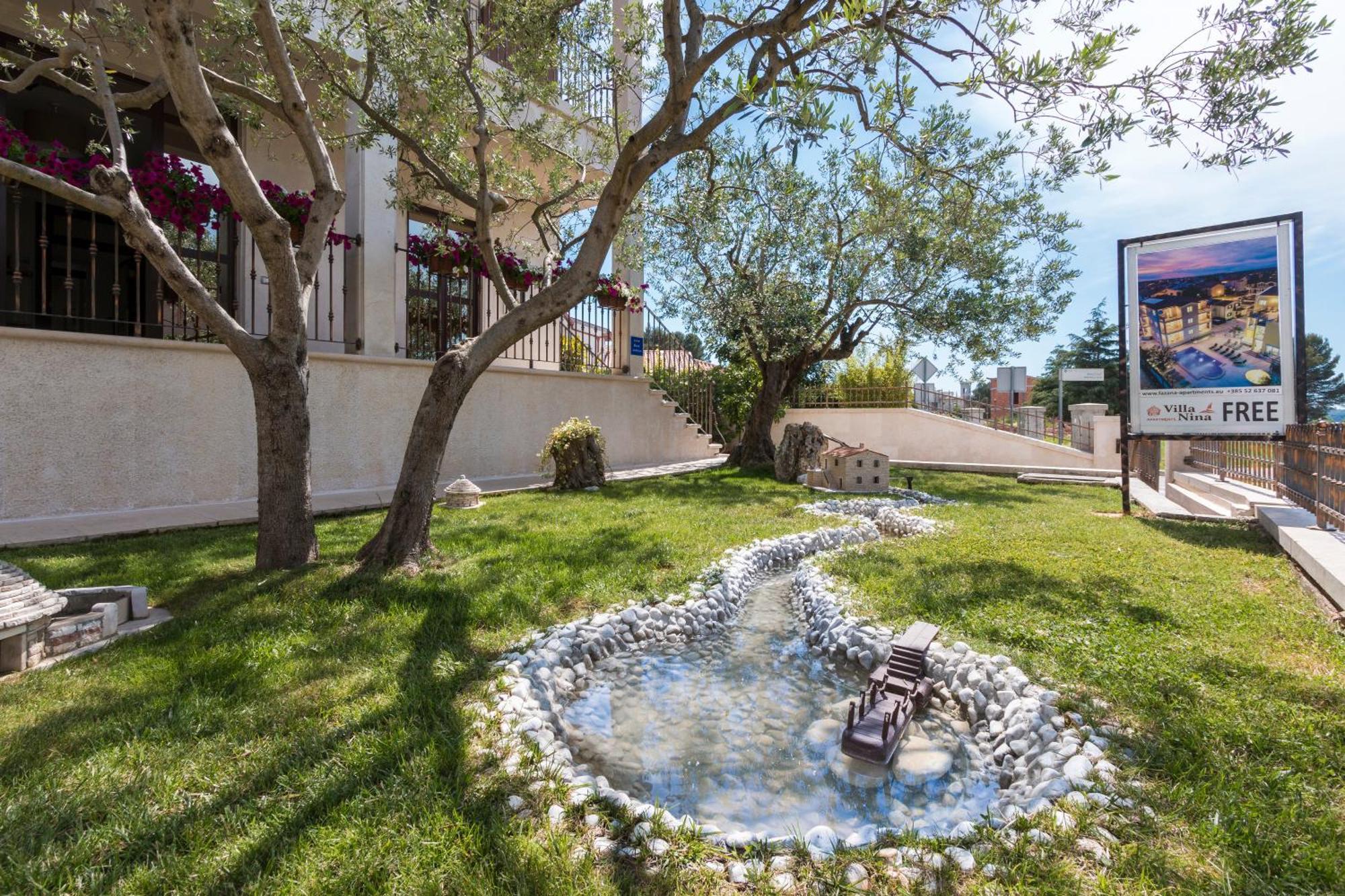 Apartments Villa Nina Fazana Exterior photo