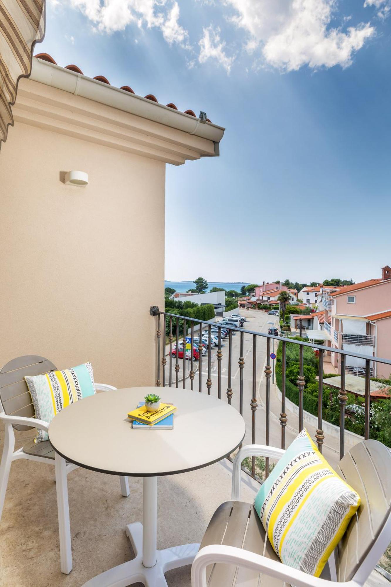 Apartments Villa Nina Fazana Exterior photo